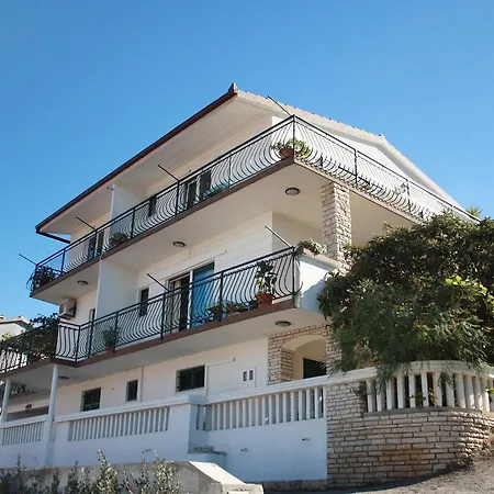 Apartament Mastrinka 2049a